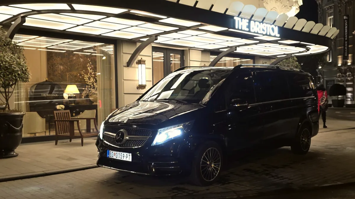 kombi transfer aerodrom - korporativne grupe BEG (tim u jednom vozilu). Cost centre and invoice