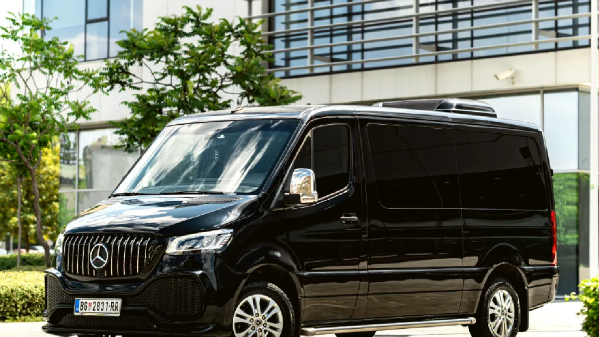 kombi transfer aerodrom - korporativne grupe BEG (tim u jednom vozilu). Quiet efficiency