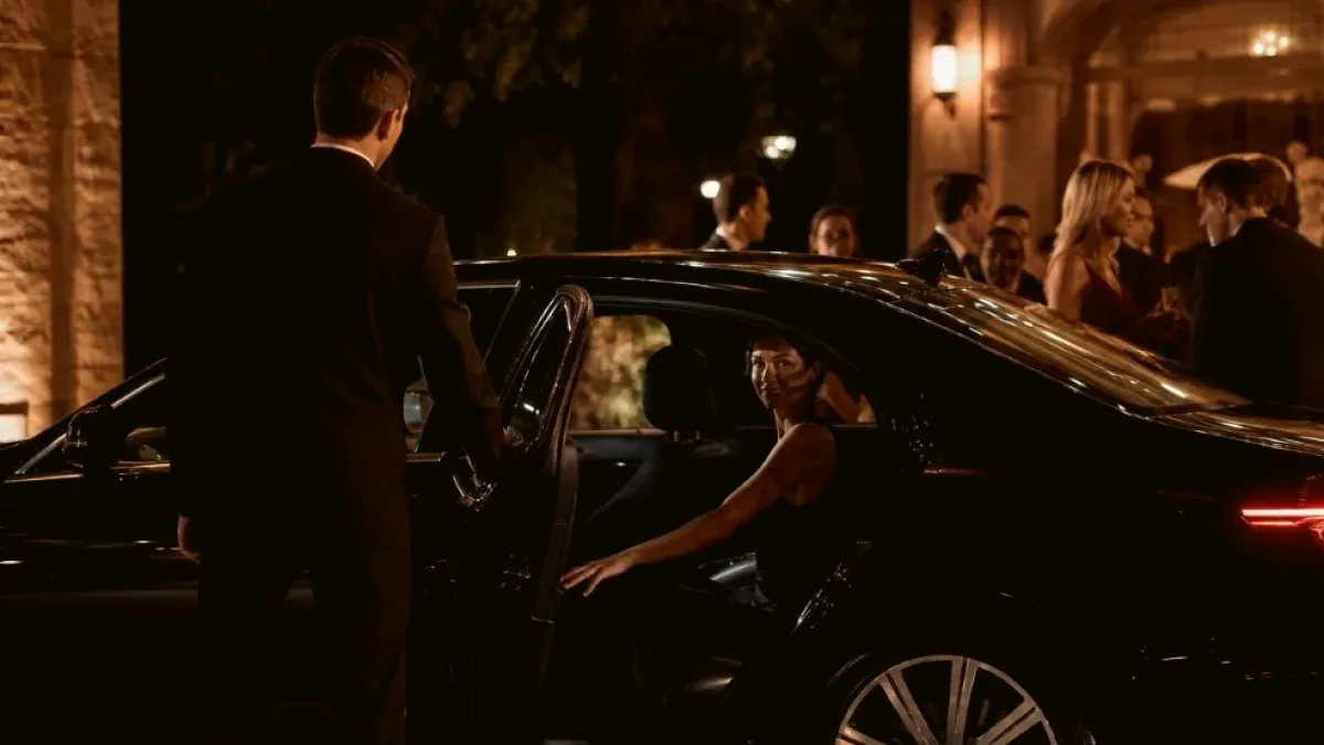 transfer square - docek ispred Square Nine (E-Class ili S-Class). Selber Tag ab Studentski trg 9