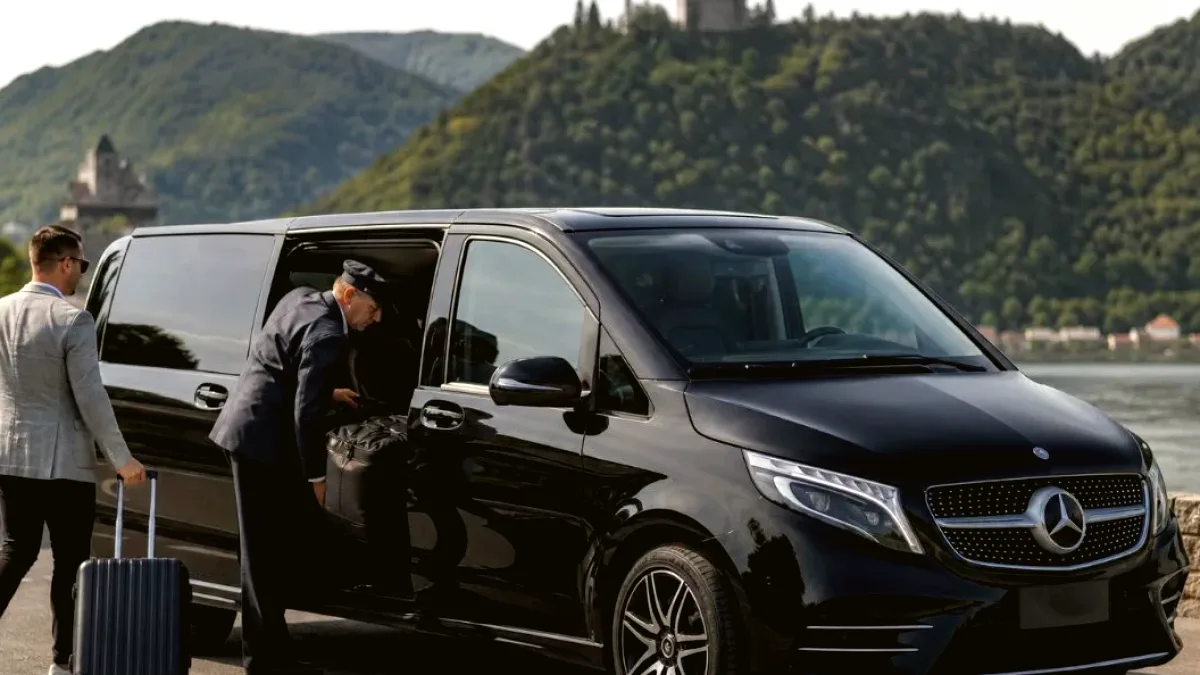 premium transfer - vizuelni kontekst Beograd limo flota. Monatsrechnung?